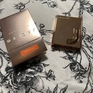 Jaclyn Cosmetics Highlighter